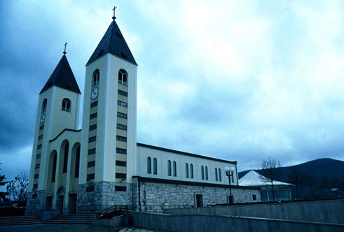Stjepan Pretić: Svjetlost i tama
